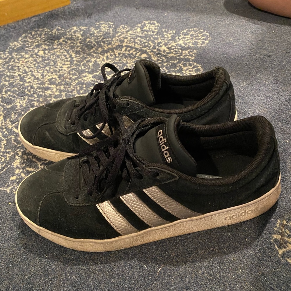 Adidas Sneakers 9.5